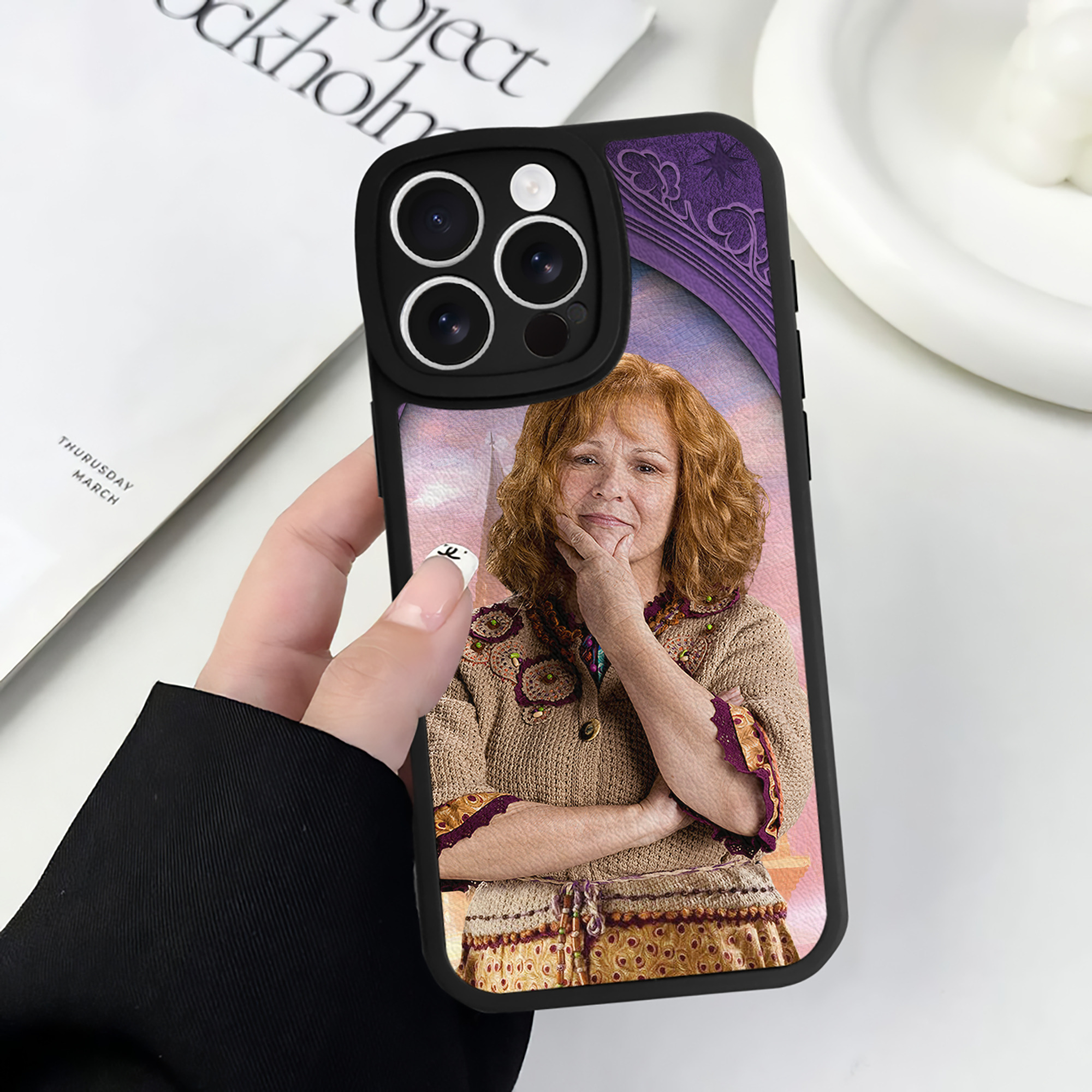 （画像用） Harry Potter ハリー・ポッターシリーズ 【iPhone 16シリーズ対応】シリコンスマホケース（レザー調） 材質：シリコン